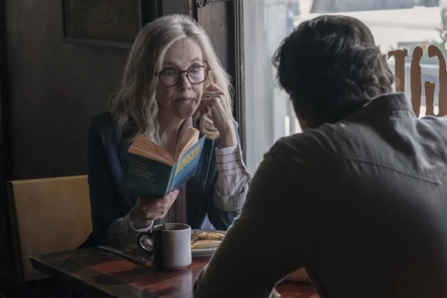 Gail (Catherine O’Hara) y Joel (Pedro Pascal) en TLOU 2x06