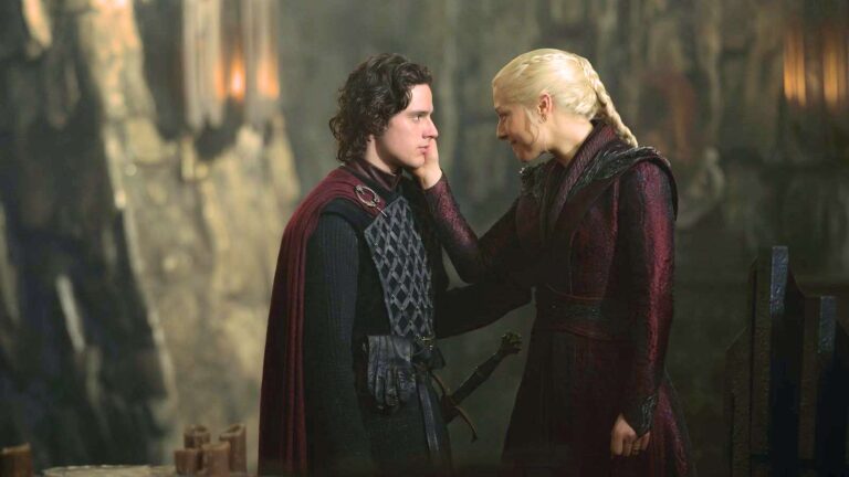 Jacaerys Velaryon (Harry Collett) y Rhaenyra Targaryen (Emma D'Arcy) en el primer capítulo de la tercera temporada de House of The Dragon (La Casa del Dragon)
