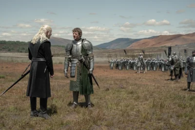 Daemon Targaryen frente a Ormund Hightower con un ejército al fondo - House of the Dragon 3x03 - Temporada 3 Capítulo 3