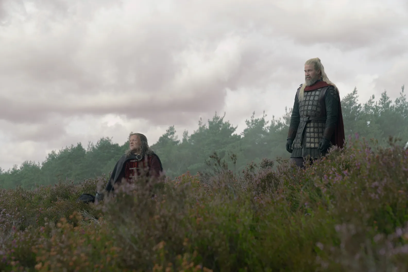 Ulf the White (Tom Bennett) y Hugh Hammer (Kieran Bew) en House of the Dragon 3x06