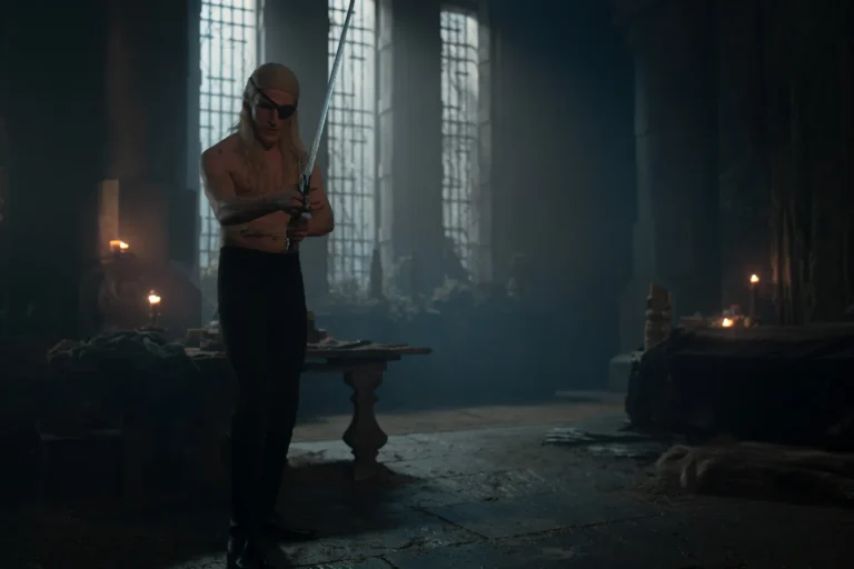 Ewan Mitchell como Aemond Targaryen en House of the Dragon 3x07 (La Casa del Dragón Temporada 3 Capítulo 7)