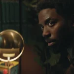 Chinaza Uche como Paul Billings en Silo 3x02 "It's All Good"