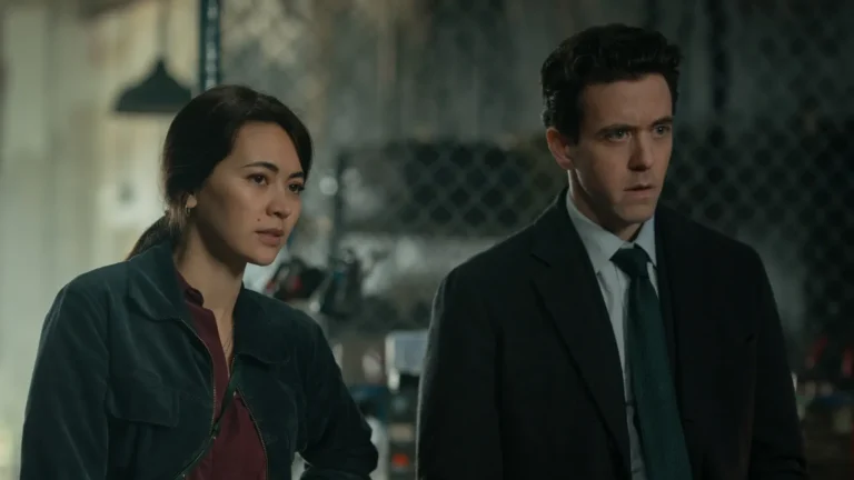 Helen (Jessica Henwick) y Daniel (Ashley Zukerman) en Silo 3x03 "A Dark Web" (Apple TV)