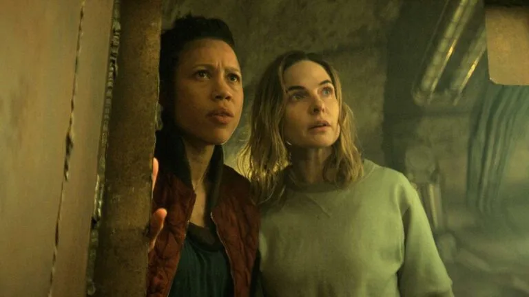 Shirley (Remmie Milner) y Juliette Nichols (Rebecca Ferguson) en Silo 3x04 "Whatever You Do, Don't Go Home" (Apple TV)