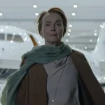 Laura Innes como la senadora Rosalind Thurman en Silo 3x06