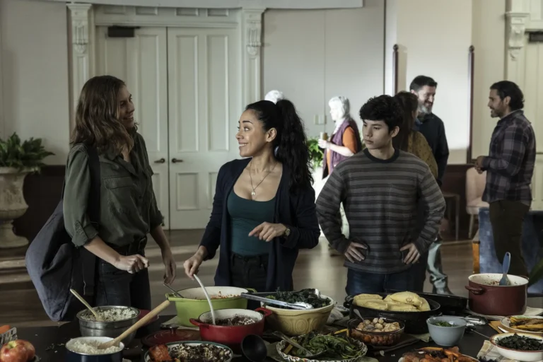 Maggie, Renata y Hershel en The Walking Dead: Dead City S03E02
