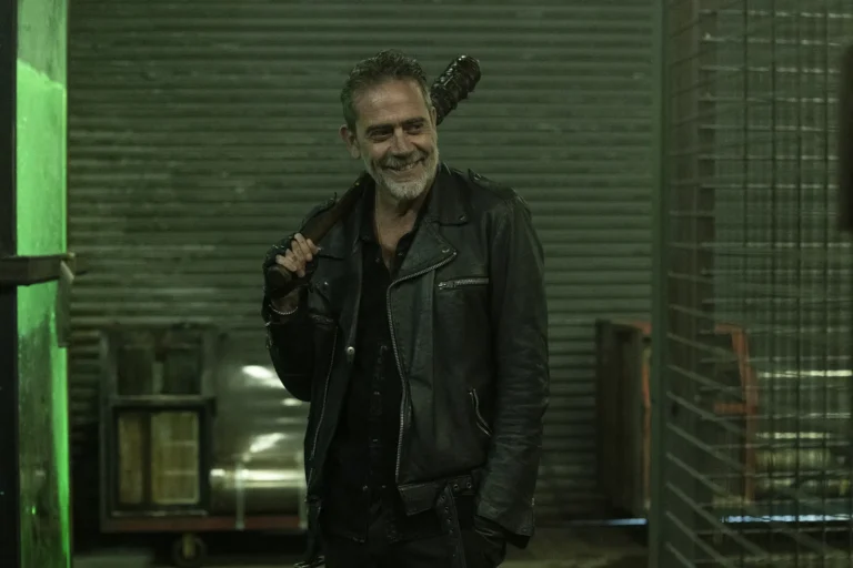 Negan (Jeffrey Dean Morgan) en The Walking Dead: Dead City S03E02