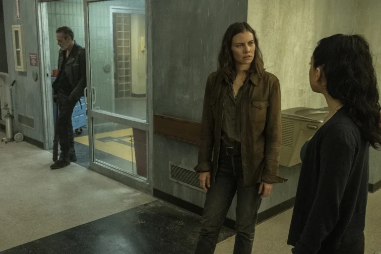 Negan (Jeffrey Dean Morgan), Maggie (Lauren Cohan) y Renata (Aimee Garcia) en The Walking Dead: Dead City 3x02