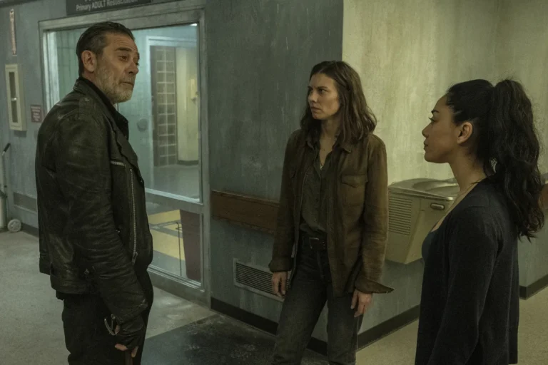 Negan (Jeffrey Dean Morgan), Maggie (Lauren Cohan) y Renata (Aimee Garcia) en The Walking Dead: Dead City 3x02