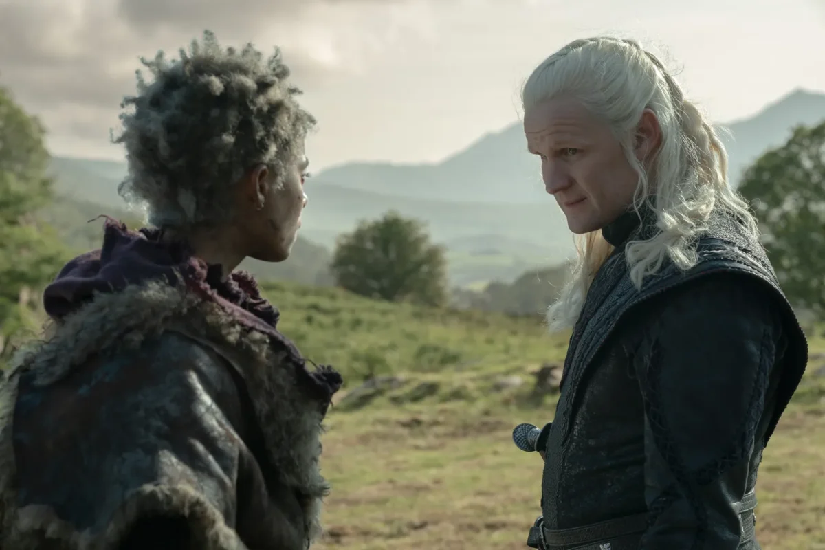 Rhaena Targaryen (Phoebe Campbell) y Daemon (Matt Smith) en House of the Dragon 3x07