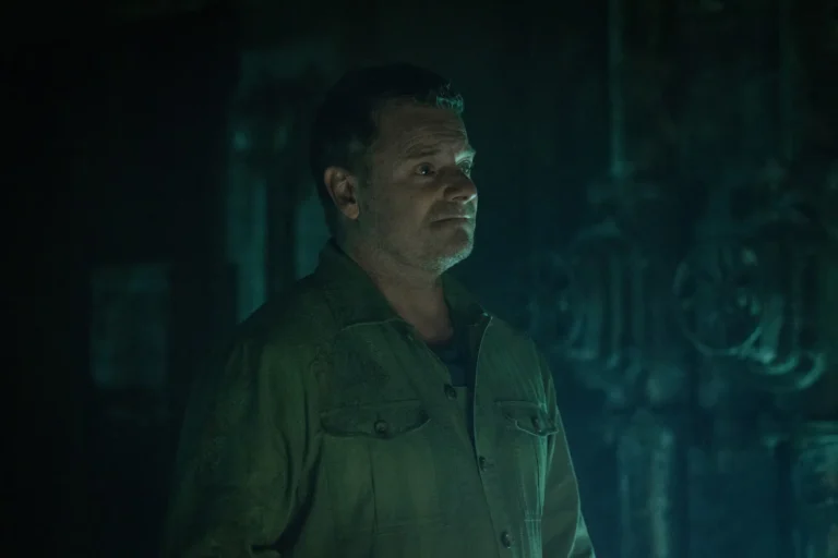 Steve Zahn como Jimmy / "Solo" en Silo 3x08