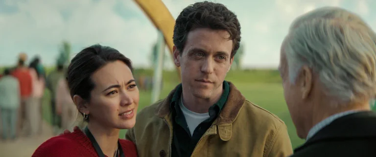 Jessica Henwick como Helen Drew, Ashley Zukerman como Daniel Keene y Reed Birney como Henry en Silo 3x09