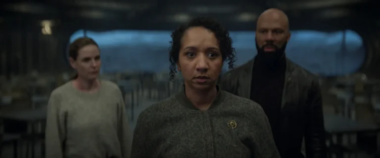 Rebecca Ferguson como Juliette Nichols, Alexandria Riley como Camille Sims y Common como Robert Sims en Silo 3x10 (Final de Temporada)