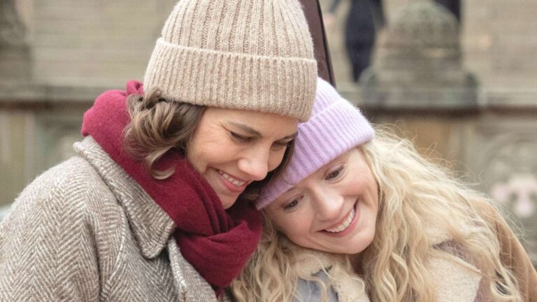 Lauren Cohan como Maggie y Emily Kinney como Beth en Dead City 3x06 Genesis