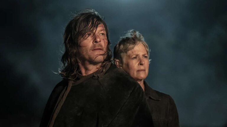 Daryl (Norman Reedus) y Carol (Melissa McBride) en The Walking Dead: Daryl Dixon